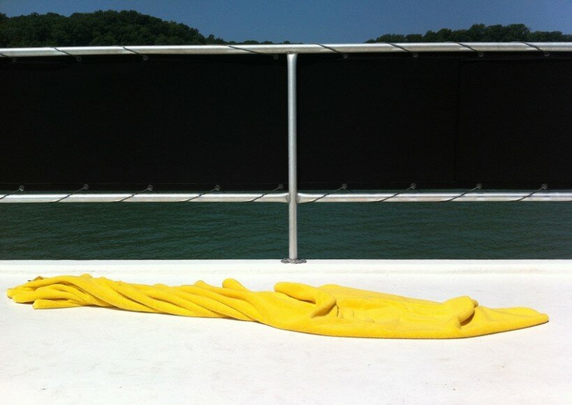 19_TheYellowTowel_web